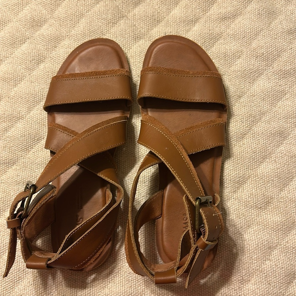 TOMS- Sloane Tan Leather - size 8.5